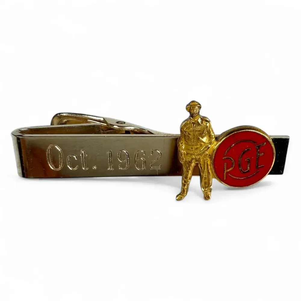 PGE Logo Oct 1962 Standing Men Advertising Mens 1/20 12kgf Tie Bar Clip Jewelry